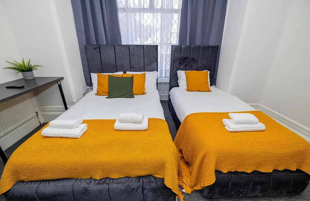 Woodford Hotel-1